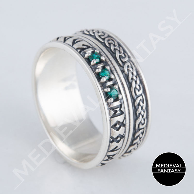 Bague en argent et pierre verte - Montres & Bijoux Bague en argent et pierre verte - Montres & Bijoux